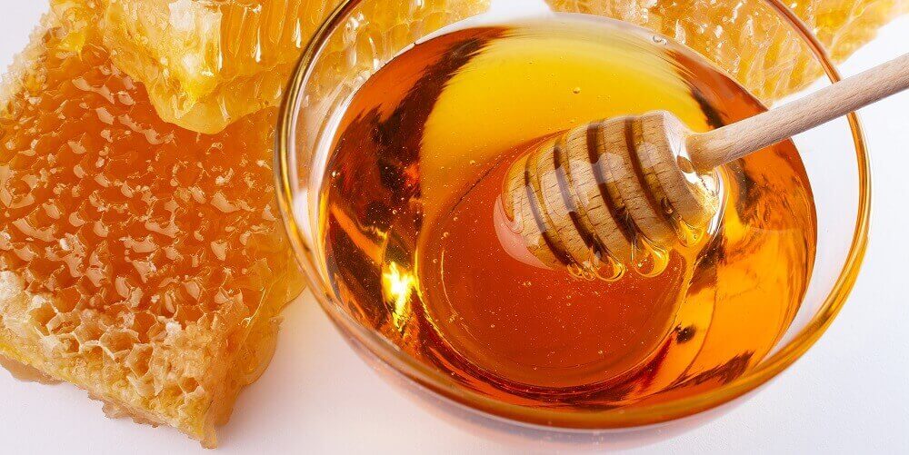 honey stick mixing manuka honey