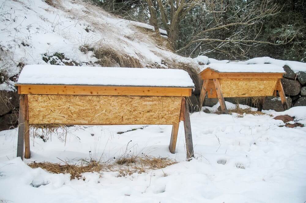 horizontal hive in wintertime